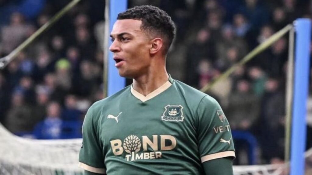 Whittaker Lazio, Palmer elogia il Plymouth: «La sua permanenza? La notizia migliore» 1 Whittaker