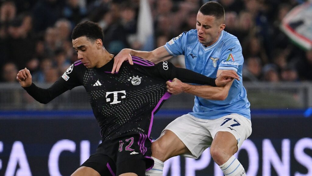 Lazio, la carica social del club in vista della gara di domani con il Bayern - FOTO 1 Marusic