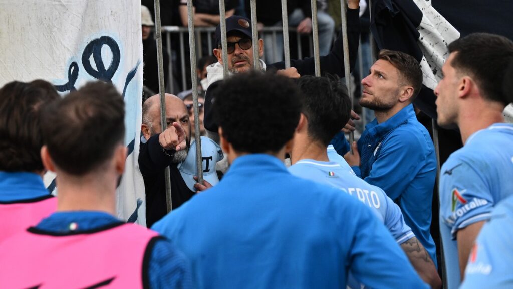 Monza Lazio, DECISIONE del Giudice Sportivo sul confronto con i tifosi: TUTTI i dettagli 1 Contestazione Lazio Tifosi