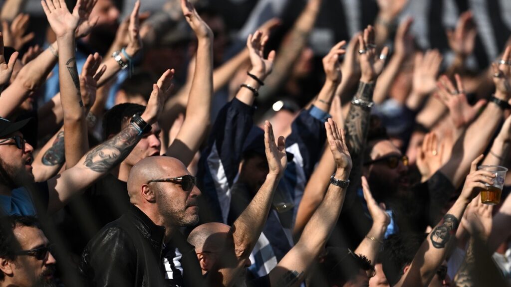 Lazio, la rabbia dei tifosi: «Vogliamo una squadra che cresca con CONTINUITA' e non in modo SPORADICO» 1 Tifosi Lazio