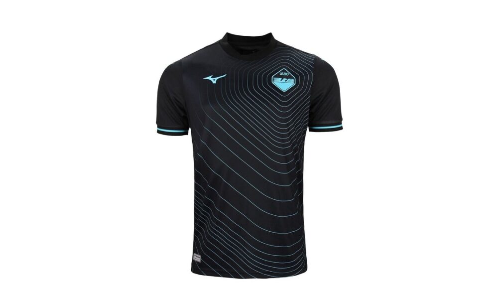 Lazio snobba la terza maglia col Burnley: il retroscena che fa sorridere tifosi e critici!