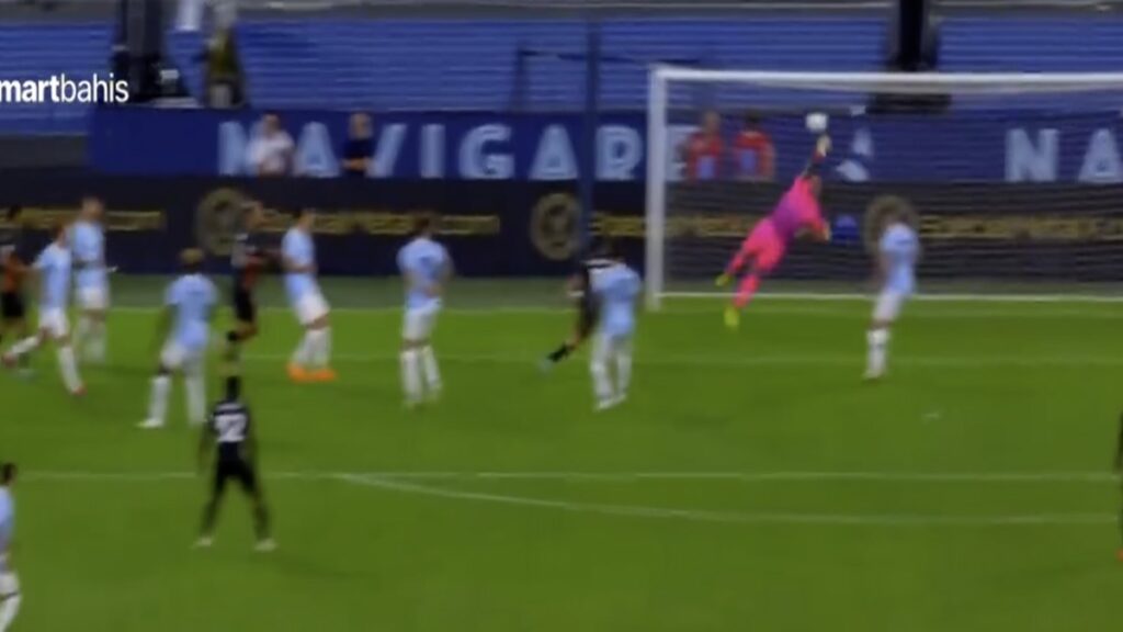 Lazio Venezia 0-1, Andersen GELA subito l'Olimpico: lagunari in vantaggio dopo 3 minuti - VIDEO 1 Gol Andersen