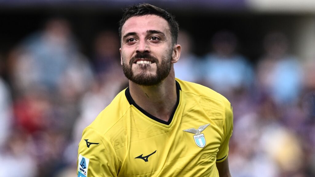 Calciomercato Lazio, futuro incerto per Mario Gila. Rinnovo utopia per il difensore biancoceleste? 1 Mario Gila
