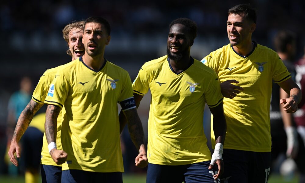 Svelato il colore di maglia della Lazio che vende di più: celeste o giallo?