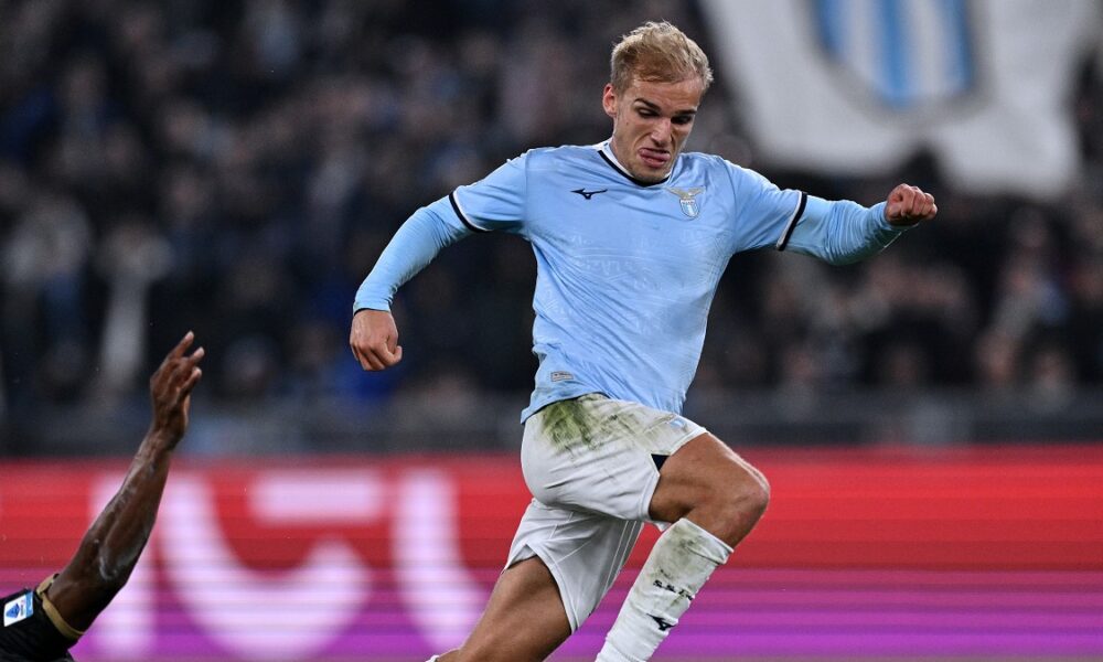 Lazio Cagliari, l’episodio del fallo di Mina su Isaksen analizzato