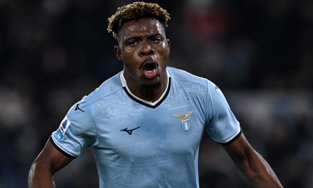 Compleanno Dele Bashiru: gli auguri della Lazio per i suoi 24 anni.
