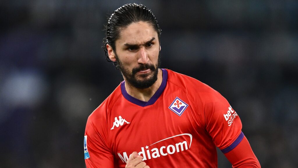 Espulsione Adli, ingenuità clamorosa del centrocampista della Fiorentina: ma era già uscito 1 Adli