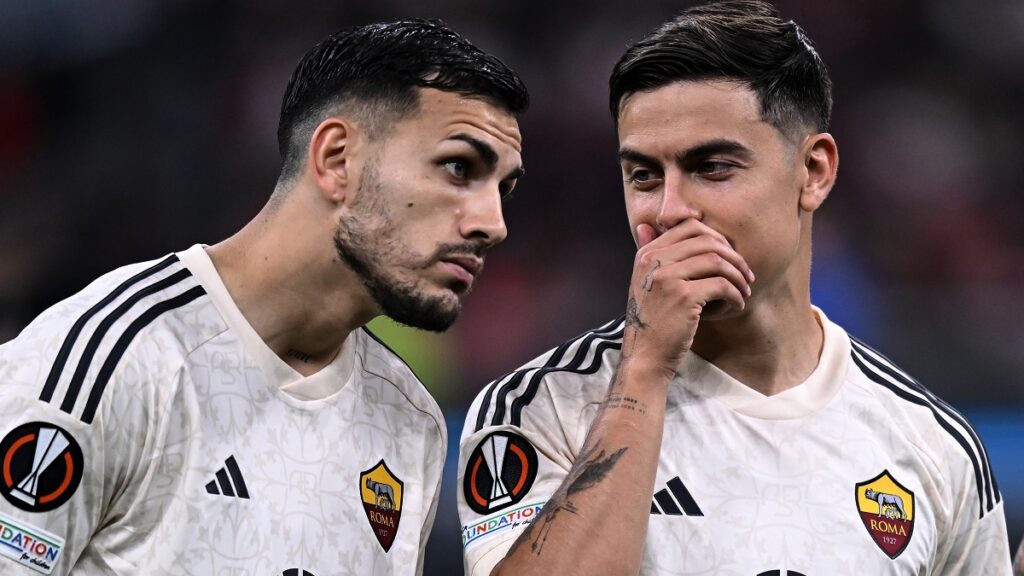 AZ Roma, Clasie: «Grande vittoria contro i giallorossi. Stiamo godendo» 1 Dybala Paredes