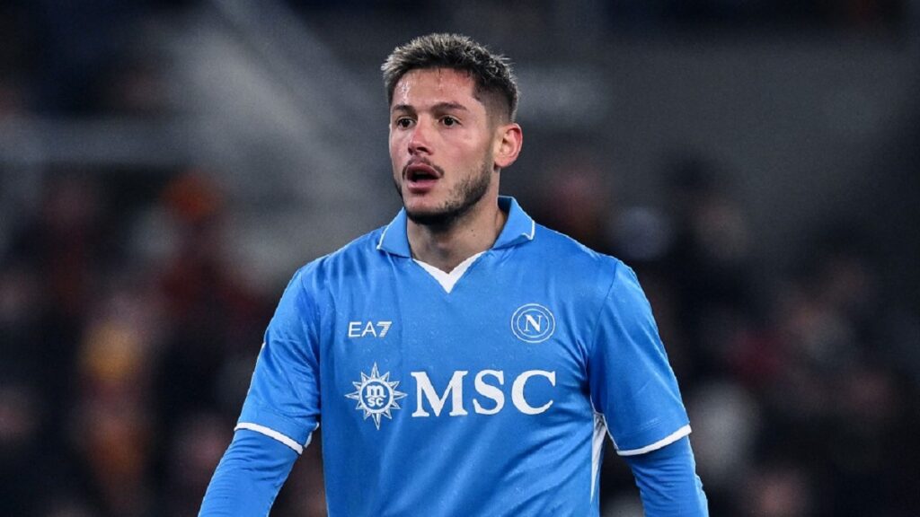 Mazzocchi Napoli, l'esterno si scrolla le critiche e lancia la sfida: «Testa alla Lazio, il resto...» - FOTO 1 Mazzocchi