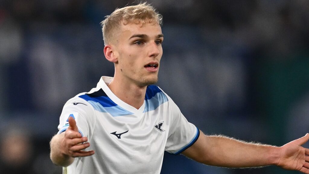Isaksen Lazio, tra i migliori contro il Napoli. I giornali commentano: «Sinistro che piega le mani di Meret, ma c'è un difetto nella sua gara» 1 Isaksen