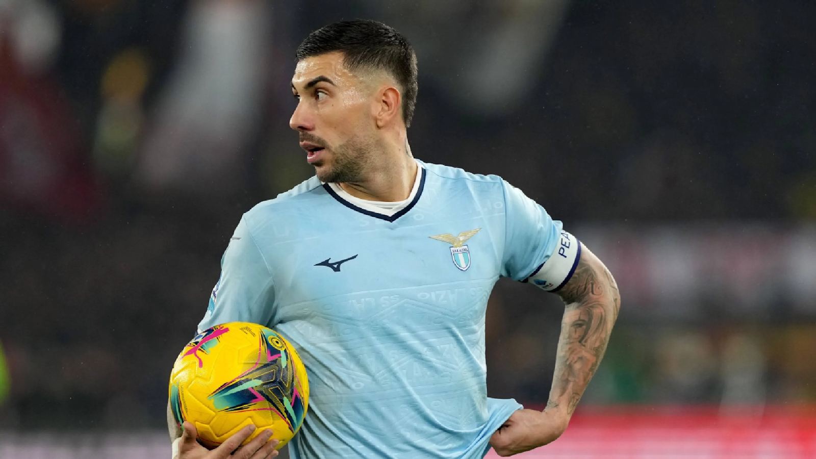 Il Ruolo del Capitano della Lazio nella Dinamica di Squadra e Motivazione