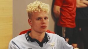 Conferenza stampa Provstgaard: «Sono in forma e pronto per giocare, voglio diventare un calciatore importante per la Lazio. Le mie sensazioni…»