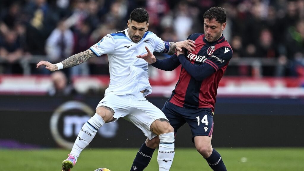 Bologna Lazio 5-0: notte fonda per i biancocelesti, pesantissimo ko al Dall'Ara 1 Zaccagni Calabria