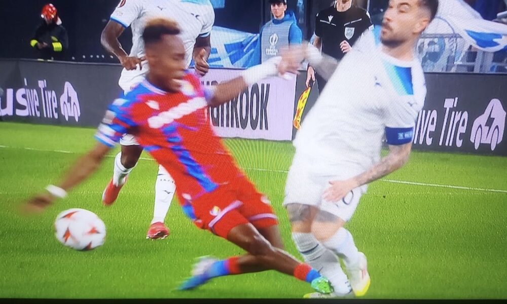 Intervento pericoloso sul capitano della Lazio: cosa è successo