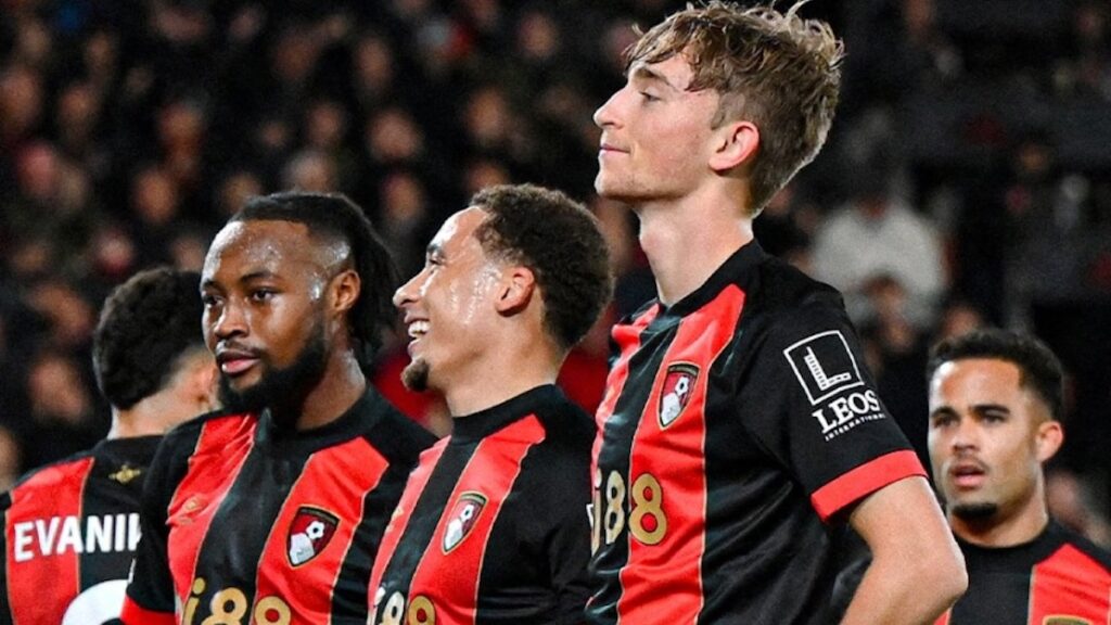 Calcio estero, Huijsen sarà un nuovo giocatore del Real Madrid: accordo raggiunto tra le parti, i dettagli 1 Huijsen Bournemouth