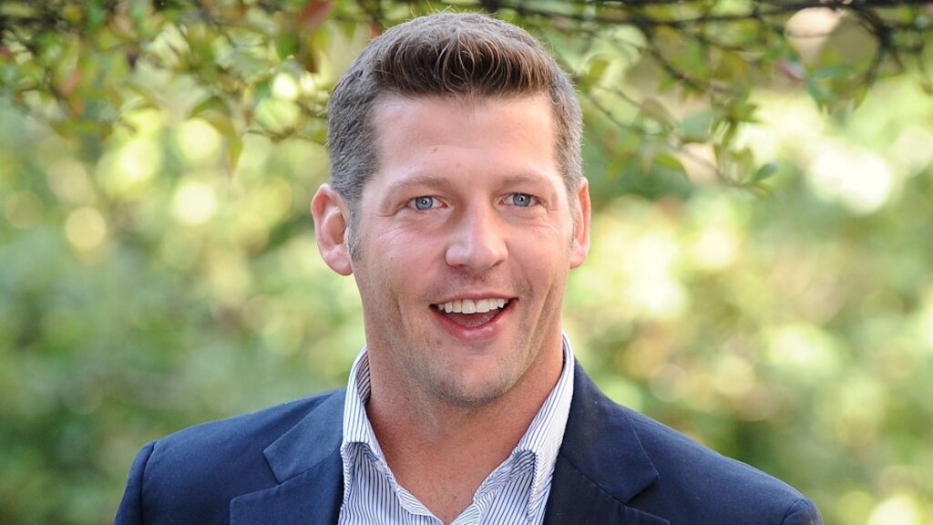 Matteo Materazzi, la moglie: «La SLA lo sta divorando, non muove più le braccia. Abbiamo una sola speranza, ma serve un milione e mezzo. Il rapporto col fratello Marco è buono» 1 Matteo Materazzi