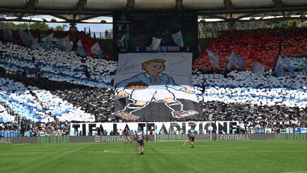 Lazio Bologna, serata emozionante all'Olimpico: previsto un omaggio per Pietrangeli e Mihajlovic. I dettagli 1 Curva Nord tifosi Lazio