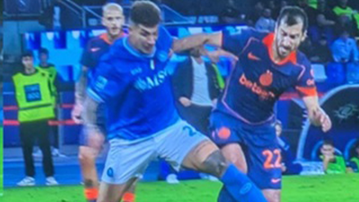 Napoli Inter, è polemica! Il rigore che sblocca il match non andava assegnato? Marelli sicuro su Dazn: «Ribadisco che non c’è» 21 dilorenzo mkhitaryan