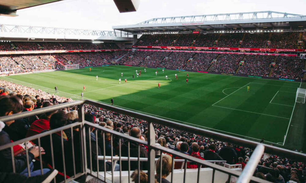 Ecco il titolo:

“Lazio, sgarruppa il mercato: acquisti come scommesse e addii amari. Lotito, basta promesse!”