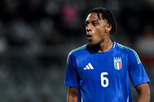 Mane Lazio, Fabiani punta il difensore del Borussia Dortmund: le ultime