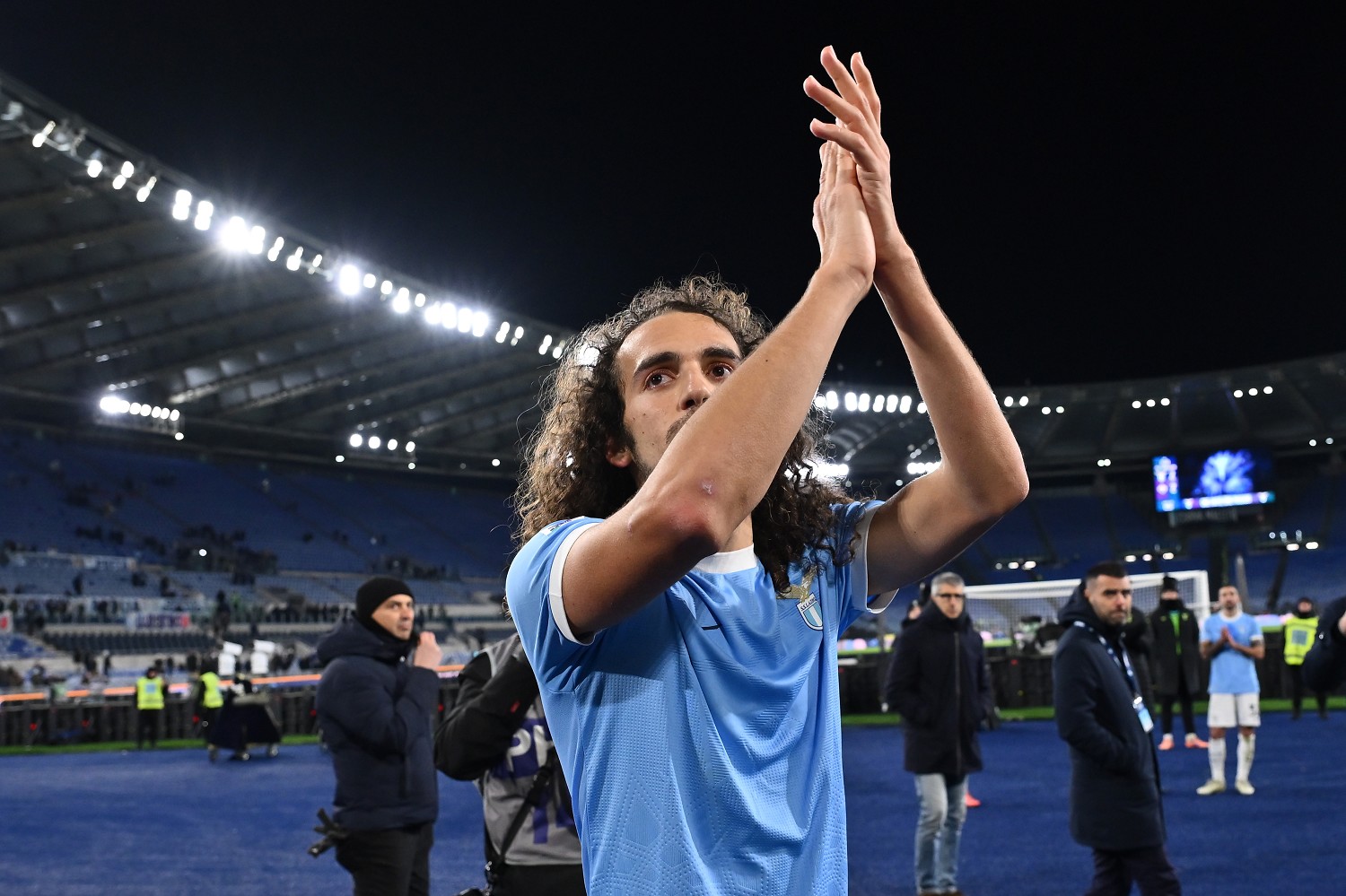 Guendouzi: «Volevo farvi un saluto, ciao a tutti tifosi della Lazio! Meritate solo felicità» 21 Image Photo925530