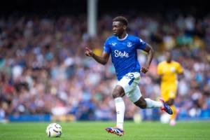 Iroegbunam Lazio, tentativo per il mediano dell’Everton: ecco chi è