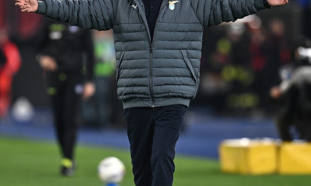 Sarri gela i tifosi laziali: “Ratkov è indietro, ora il gruppo è vero” Sarri gela i tifosi laziali: “Ratkov è indietro, ora il gruppo è vero”