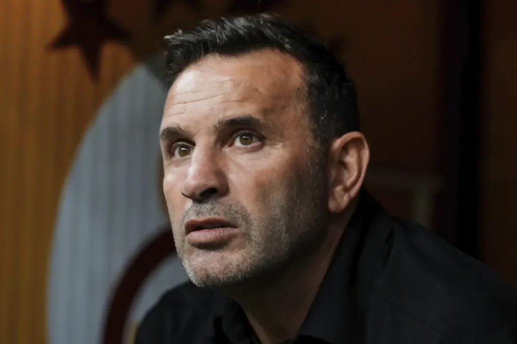 La mossa di Lotito non piacerà ai tifosi, Sarri al capolinea: c’è il sostituto 22 Okan Buruk