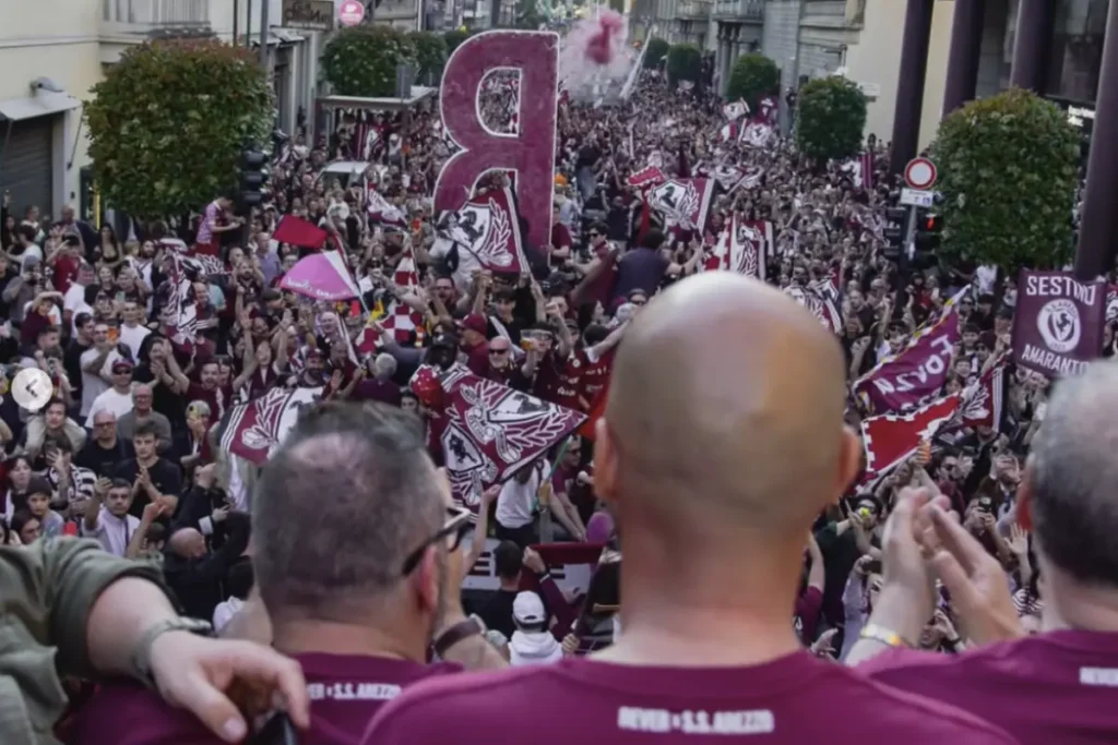 Ora è ufficiale, festa per Sarri: la notizia prima di Lazio-Udinese 22 Festa promozione Arezzo