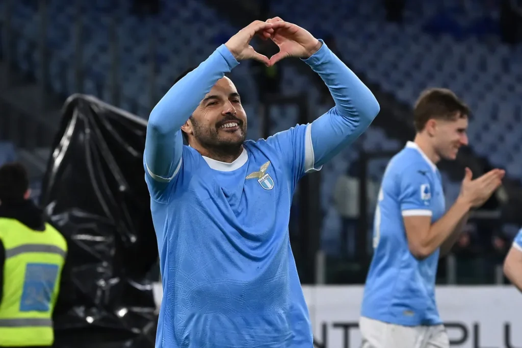 Pedro: «Termina qui la mia storia alla Lazio! Auguro il meglio a questa famiglia, mi pesa lasciare la maglia» 1 Pedro