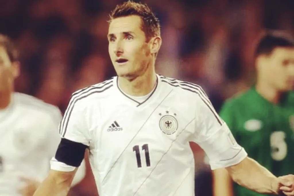 Klose alla Lazio, Lotito riflette: perché sarebbe la scelta giusta 22 Klose