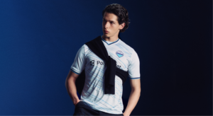 La Lazio presenta la seconda maglia per la stagione 2026-2027 – VIDEO