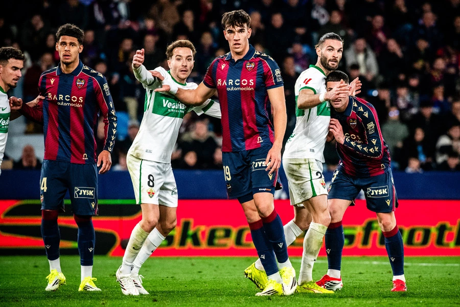 Spunta Carlos Espí per l’attacco: talento e gol, ma la clausola complica il colpo 21 Marcos Espi Levante