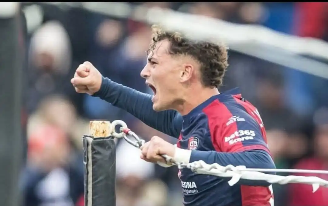 La Lazio continua la caccia a un vero centravanti: Pinamonti resta il primo obiettivo mentre Esposito rimane sullo sfondo 21 esultanza esposito cagliari 1