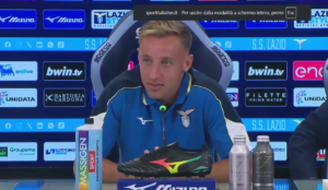 Conferenza stampa Frattesi: «Sono laziale da sempre! Non ci ho pensato neanche un secondo a tornare qui»