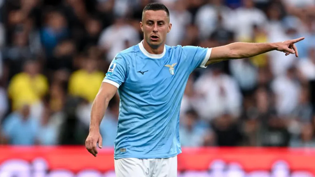 Cardone: «Lazio-Monza? Gara insidiosa. Marusic sarà titolare nelle prossime partite. Pedraza retrocesso nelle gerarchie» 1 Adam Marusic