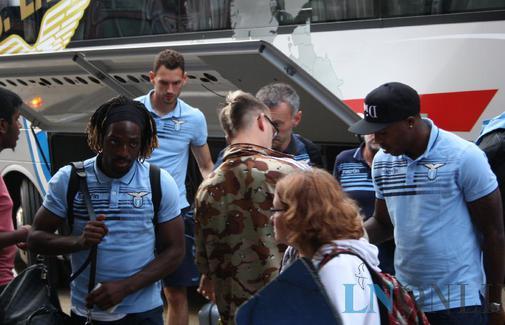 LUBECCA - La Lazio arriva in Hotel e scatta la Klose-mania. Ma Pioli gela i tifosi di Miro: "Contro l'Amburgo non giocherà" - FOTO 21 lazio ohne klose gegen den hsv artikelquer