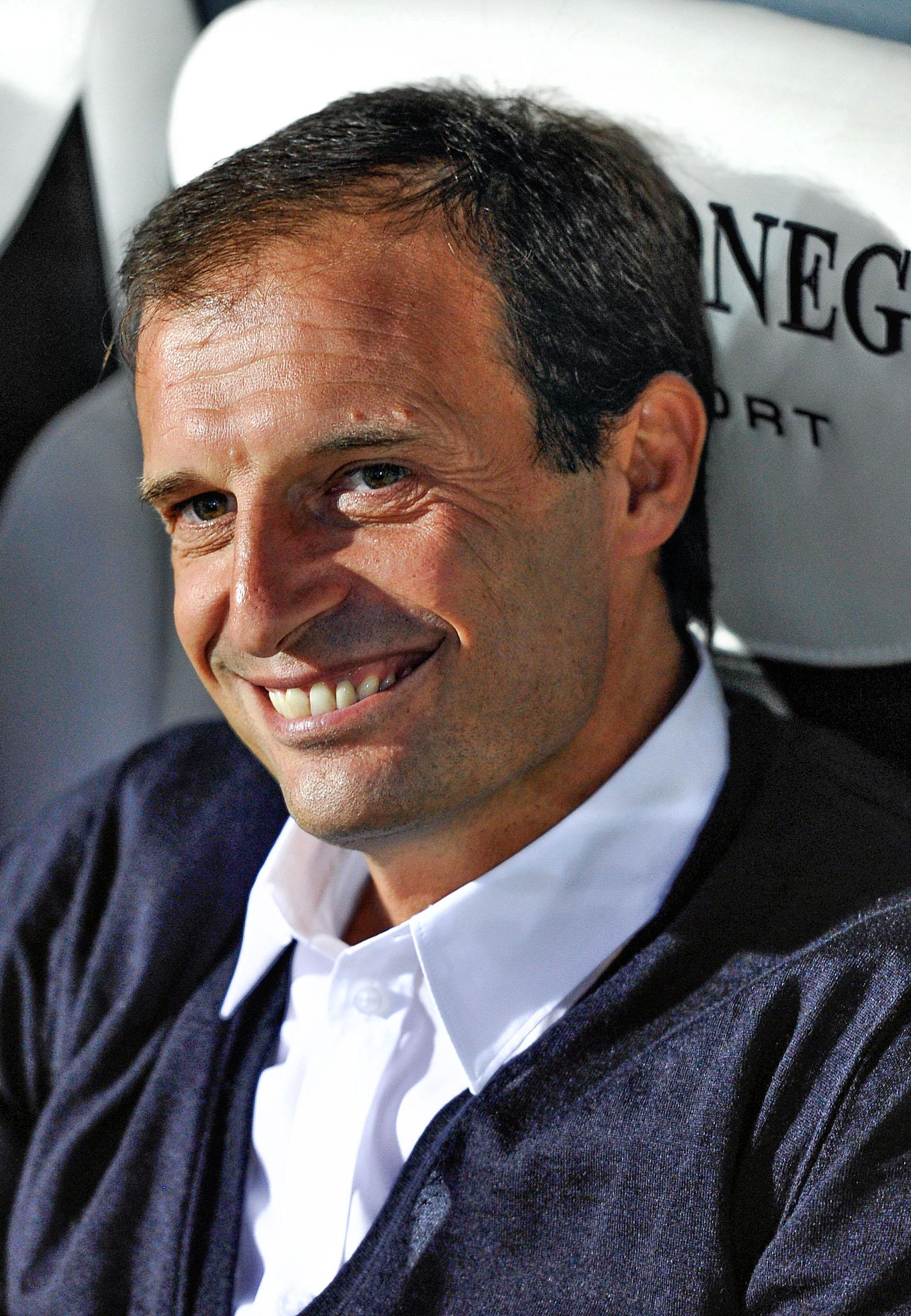 Juventus, Allegri: "Contro la Lazio sarà una partita Scudetto, stanno facendo un'annata straordinaria" 21 allegri sorride juventus luglio 2014 ifa