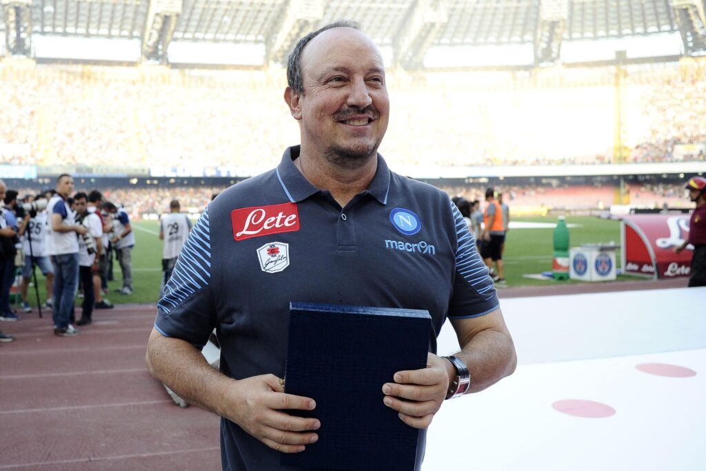 Benitez non dimentica: «Nel 2015 dovevamo arrivare davanti alla Lazio» 1 benitez sorride napoli agosto 2014 ifa