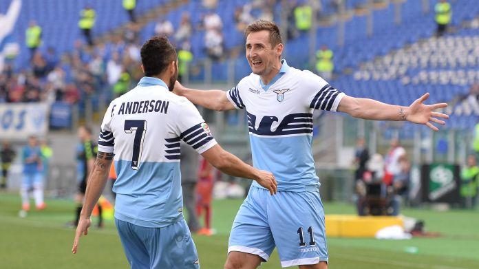 klose-anderson-esultano-lazio-aprile-2015-ifa