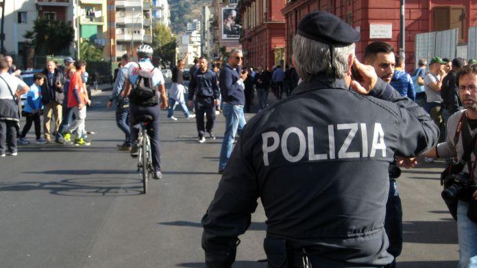 polizia-poliziotto-novembre-2014-ifa