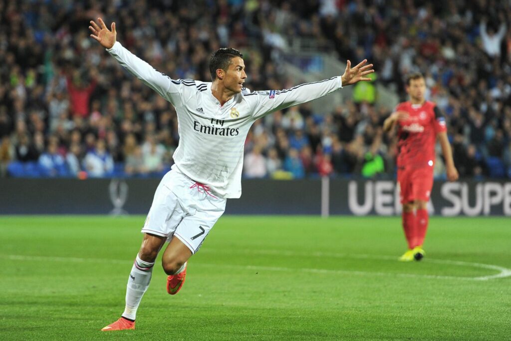 Calciomercato, il retroscena di Moggi: «Proposi Cristiano Ronaldo alla Lazio» 1 ronaldo cristiano esulta real madrid supercoppa europea agosto 2014 ifa