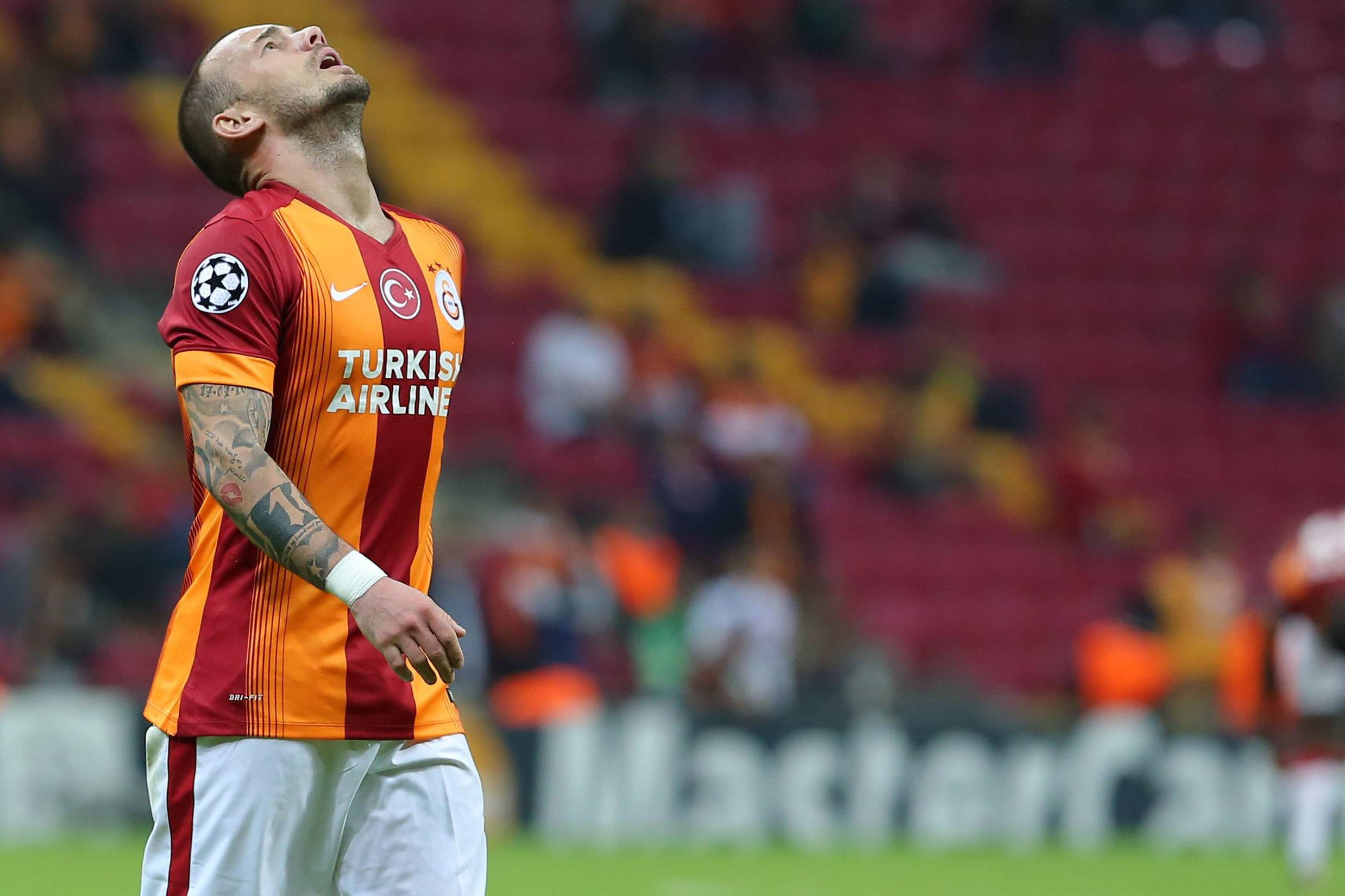 sneijder disperato galatasaray champions league ottobre 2014 ifa