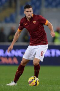 Strootman ad un tifoso laziale: «Simulazione in acqua? Non a -17°…» – FOTO