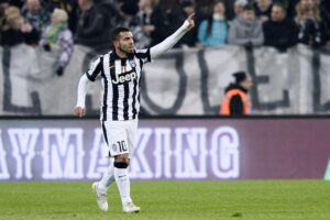 tevez esulta juventus febbraio 2015 ifa