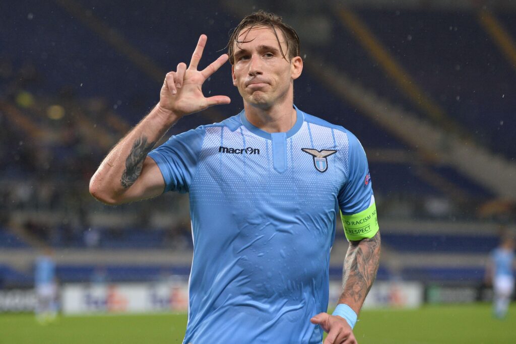 Top 11 di Opta, c'è anche Biglia: numeri da paura per il Principito... - FOTO 1 biglia esulta lazio europa league ottobre 2015 ifa