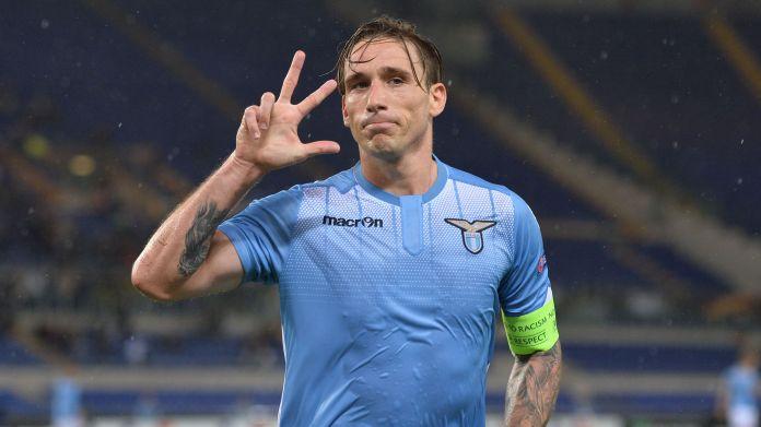 biglia-esulta-lazio-europa-league-ottobre-2015-ifa