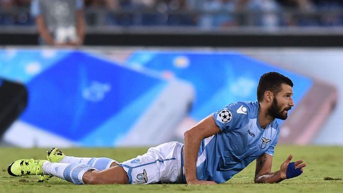 candreva-disteso-lazio-champions-league-agosto-2015-ifa