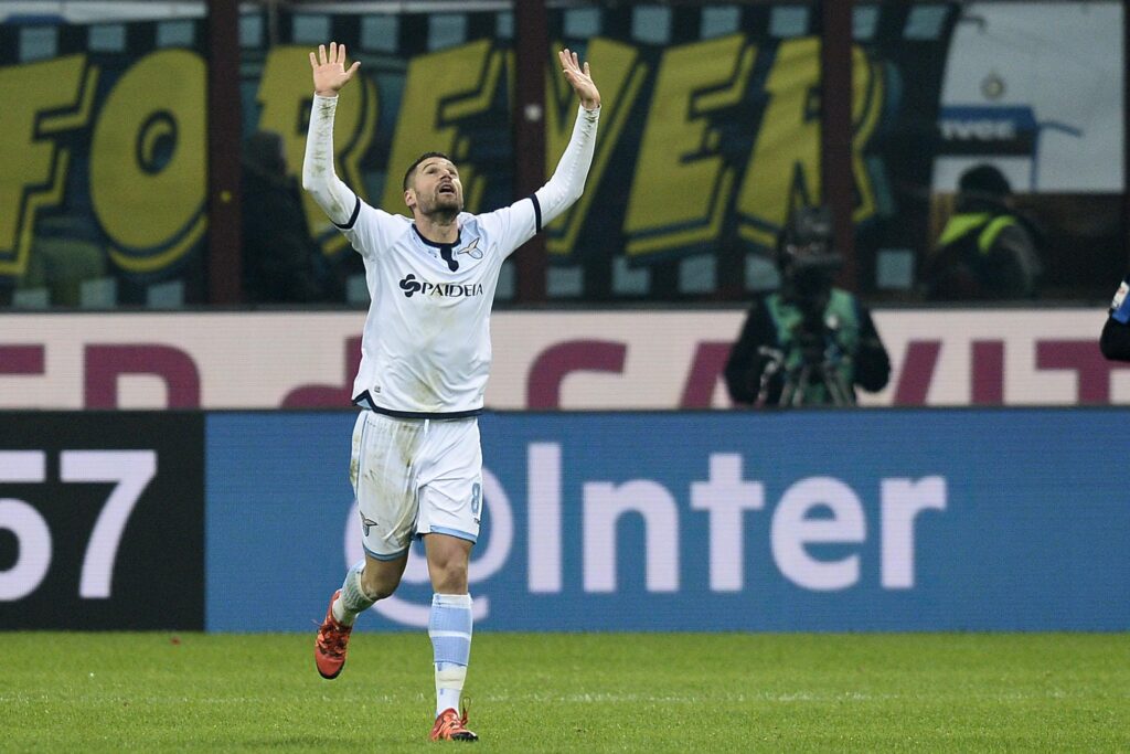 Candreva risveglia e trascina la Lazio, ma a giugno se arrivasse un'offerta... 1 candreva esulta lazio away dicembre 2015 ifa