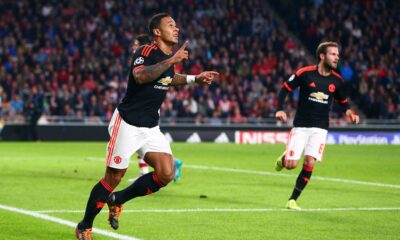 depay esulta manchester city third champions league settembre 2015 ifa